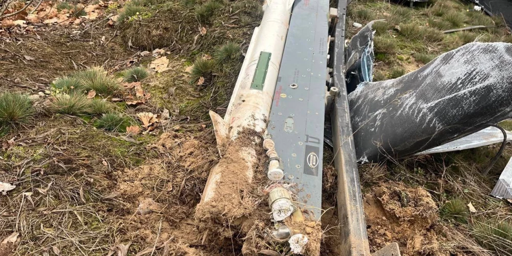 Ar raķeti bruņotais notriektais "Shahed" drons.