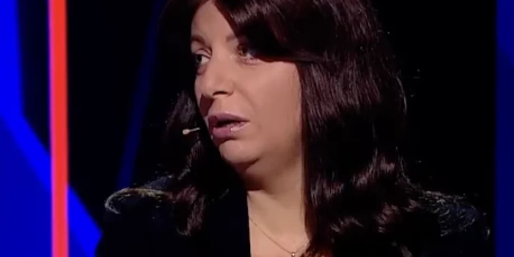 Margarita Simonjana parūkā.