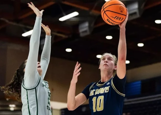 "TTT Rīga" pārtraukusi sadarbību ar Dānijas basketbolisti Svanholmu