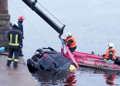 "Каждый день начинали с нуля": спасатели рассказали о самой тяжелой за последнее время операции - подъеме авто из Даугавы