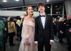 Pastiepies jau krietni garāks par mammu - re, kā paaudzies aktrises Maijas Doveikas dēls