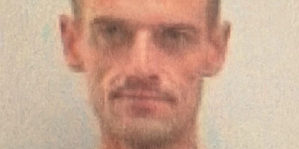 Valsts policija lūdz palīdzību attēlā redzamā vīrieša atrašanā.