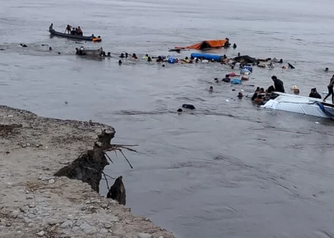 Krasta erozija izraisa nāvējošu zemes nogruvumu Peru – nogrimuši divi kuģi ar pasažieriem