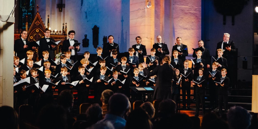 Dzintaru koncertzāle piedāvā īpašu iespēju iedegt sirdīs svētku uguntiņas.