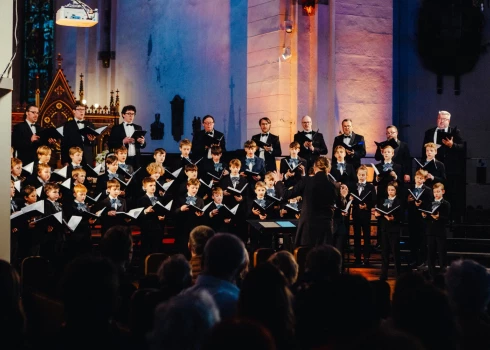 Dzintaru koncertzāle piedāvā īpašu iespēju iedegt sirdīs svētku uguntiņas. 