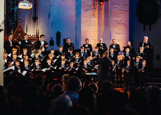 Ziemassvētku festivāls Dzintaru koncertzālē - mūzika, gaisma un siltums. FOTO
