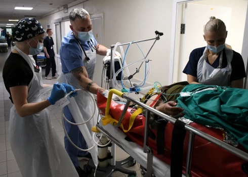 Pētījums un vairāku cilvēku pieredze atklāj satraucošu ainu. Medicīnas iestādēs pastāv diskriminācija vecuma dēļ jeb eidžisms.