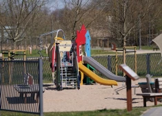 Slēpās krūmos un noskatīja iespējamos upurus: Ventspilī notverts seksuāls varmāka