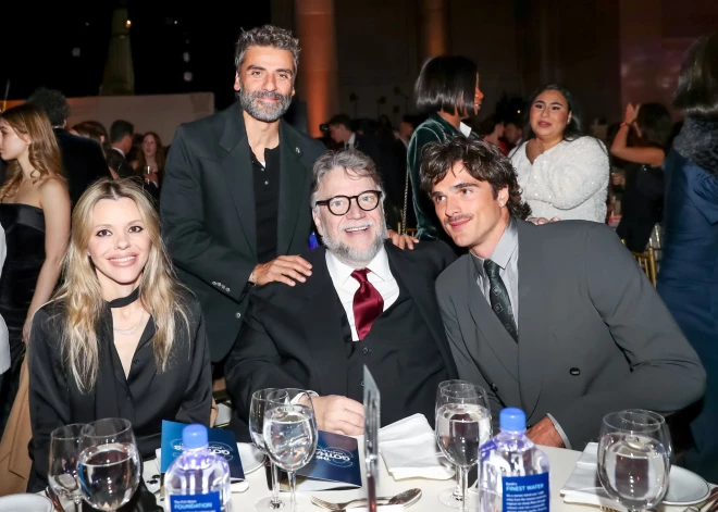 “Gotham Awards 2025” labākie mirkļi fotogrāfijās.