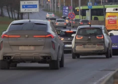 Kādi vēl produkti, izņemot riepas, ir nepieciešami automašīnai, lai ziemā ar to droši pārvietotos?