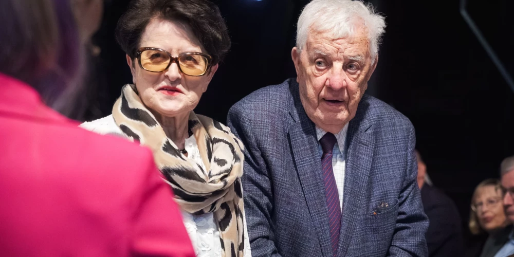 2025. gada 1. decembrī mūzikas namā "Daile" notika biedrības "AKKA/LAA" Autortiesību bezgalības balvas pasniegšanas pasākums.