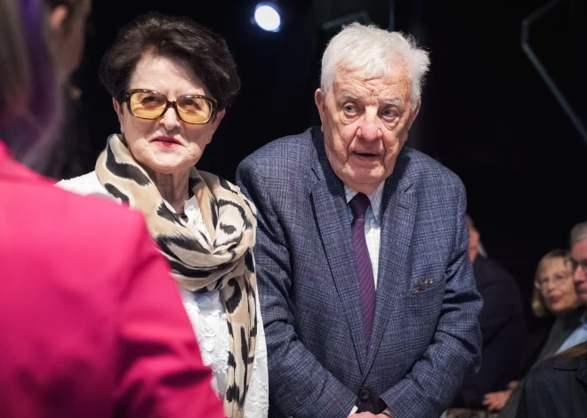 2025. gada 1. decembrī mūzikas namā "Daile" notika biedrības "AKKA/LAA" Autortiesību bezgalības balvas pasniegšanas pasākums.