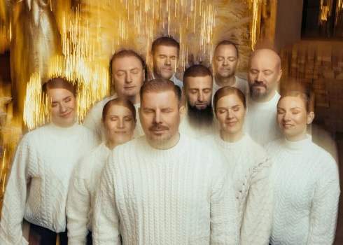 Intars un orķestris.