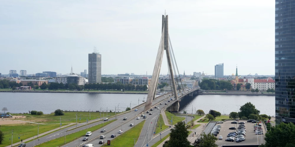 Вантовый мост наконец отправляют на капитальный ремонт.