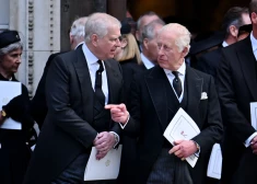 “Gribu pili ar visu personālu!” No greznās mājas padzītais Endrū šokē ar prasībām