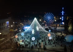 Daugavpilī iededz lielo svētku egli, pilsētā ienāk Sapņu galaktika