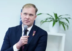 “Nesasteigsim!” Valainis mierina, ka LMT un “Tet” izpirkšana rit pēc starptautiskas prakses