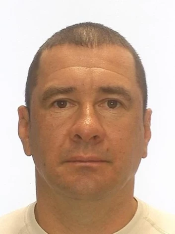 Valsts policija meklē attēlā redzamo vīrieti.