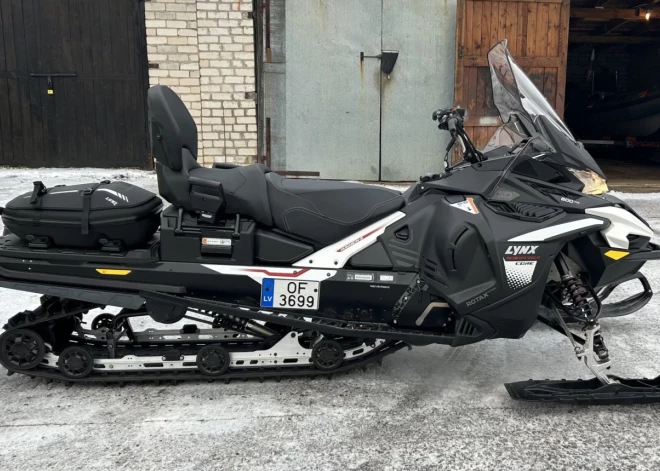 FOTO: nopirkts jauns sniega motocikls, ar ko apciemot zivis Dagdas apkaimes ezeros