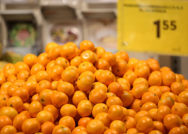 Šie 5 triki vienmēr palīdzēs veikalā izvēlēties saldākos mandarīnus