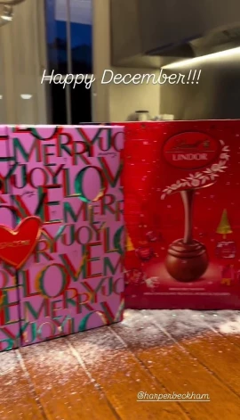 Daži no kalendāriem.