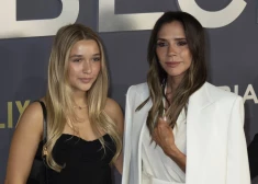 Viktorija Bekhema pasniedz meitai septiņus (!) Adventes kalendārus