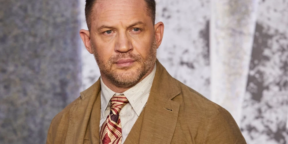 Toms Hārdijs filmas “Haoss” pirmizrādes vakarā Londonā šā gada 15. aprīlī.