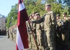 В Эстонии в армию берут лишь тех, кто знает госязык, - нет ли таких планов и у Латвии?
