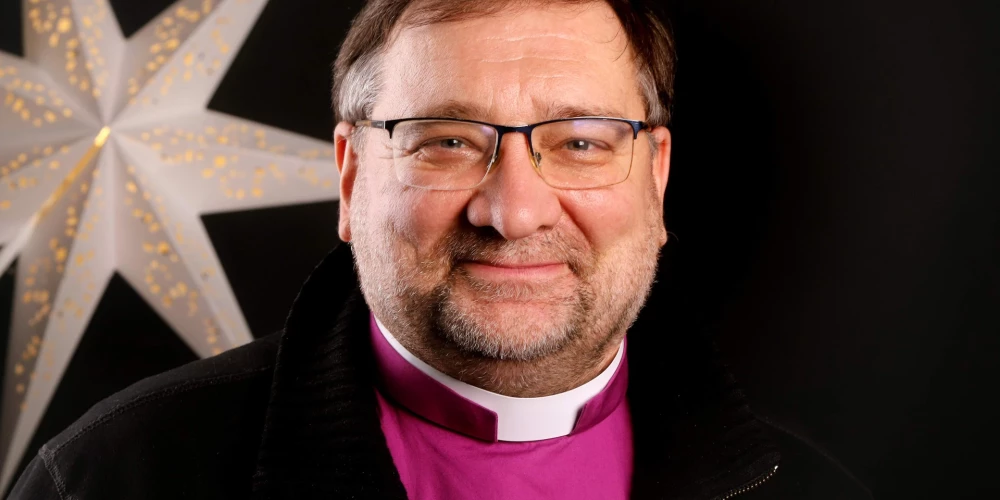 LELBP arhibīskaps Kārlis Žols lielo Ziemassvētku mistēriju pirmo reizi piedzīvojis Ogres baznīcā.