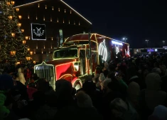 Легендарный рождественский грузовик Coca-Cola остановится в Риге на один вечер: названы место и время