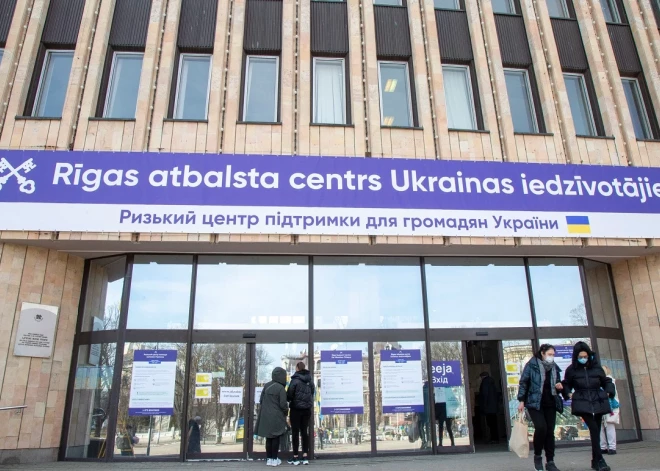 Украинцы в Латвии лишаются части пособий: меньше денег, меньше льгот
