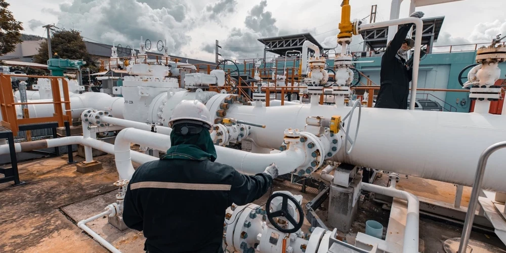 Европарламент одобрил курс на отказ от газа и нефти из России.