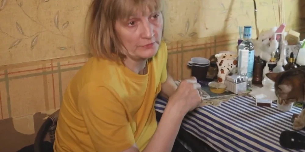 Качалина сама призналась в своей зависимости и затворническом образе жизни. После осуждения Михаила Ефремова за пьяное ДТП она лишилась его финансовой поддержки и оказалась на грани выживания.