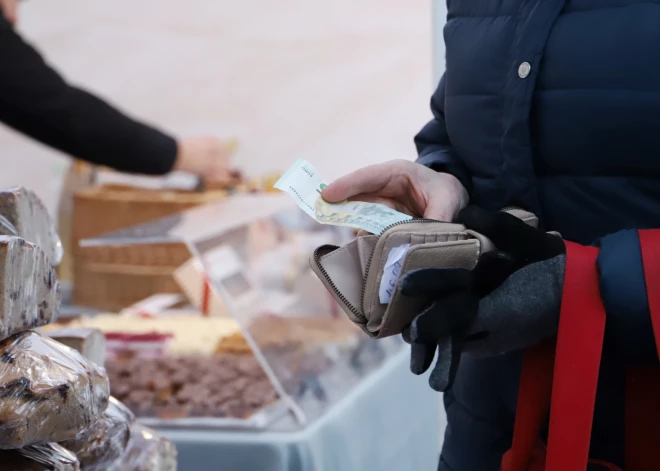 Publiski izskan, ka algas Latvijā aug. Kāpēc tad rodas sajūta, ka naudas kļūst arvien mazāk?