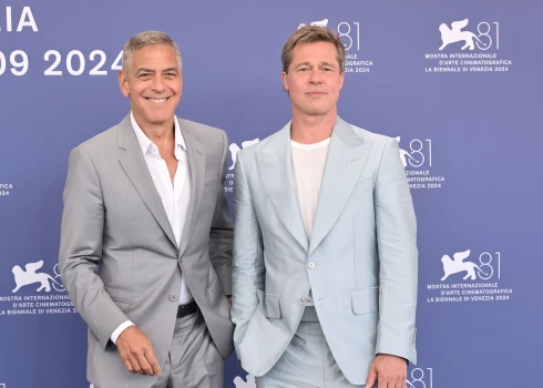 Draugi jau vairāk nekā divdesmit gadus: Džordžs Klūnijs un Breds Pits.