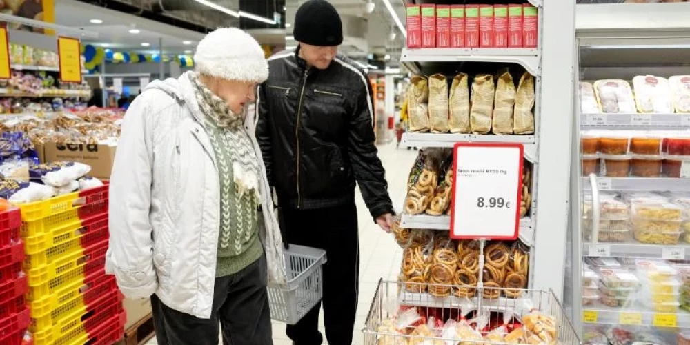 Samazināto PVN likmi pārtikas produktiem piemēros no nākamā gada 1.jūlija.