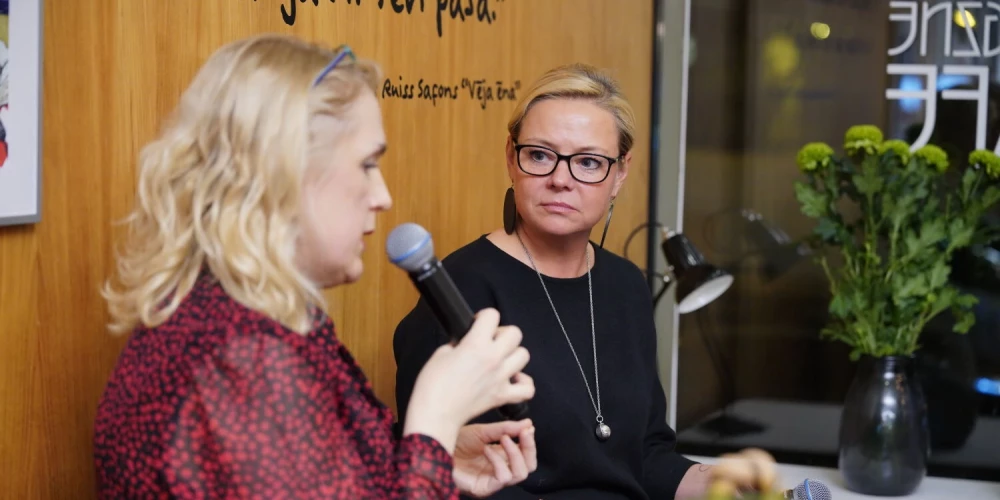 Rakstnieces Dženas Andersones grāmatas "Demiurgs" atvēršanas svētki.