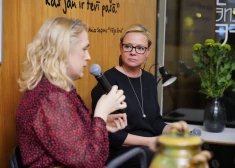 FOTO: omulīgā gaisotnē notikuši rakstnieces Dženas Andersones grāmatas "Demiurgs" atvēršanas svētki