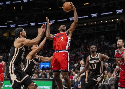 "Hawks" savā laukumā ar rezultātu 92:115 (21:27, 20:28, 32:39, 19:21) zaudēja Losandželosas "Clippers" komandai.