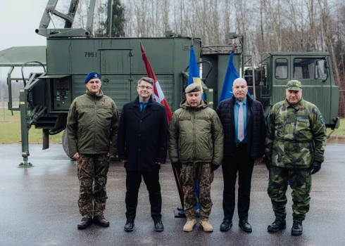 “Giraffe” 1X radars ir gaisa telpas novērošanas radars uz zemes bāzētas pretgaisa aizsardzības nodrošināšanai.