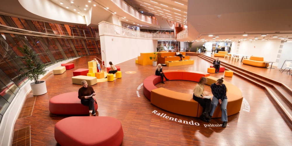 12. decembrī plkst. 17.00 Liepājas koncertzālē “Lielais dzintars” tiks atklāta jauna publiska telpa iedzīvotājiem un pilsētas viesiem ar nosaukumu “Pietura”. 