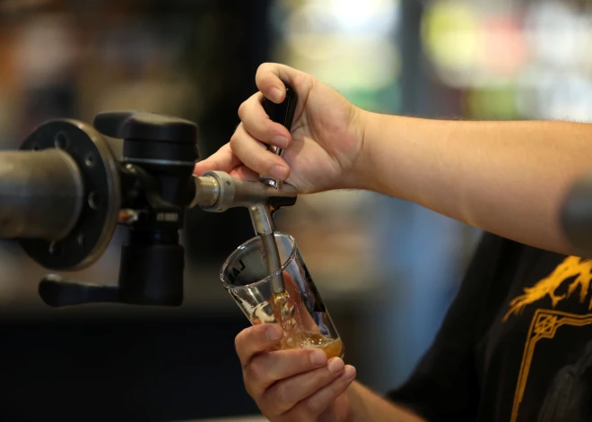 Nākamgad pieaugs cena alkoholam, tabakai, saldinātajiem dzērieniem