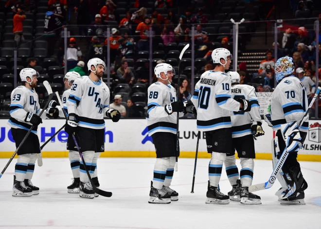 "Mammoth" un "Capitals" graujošas uzvaras NHL mačos