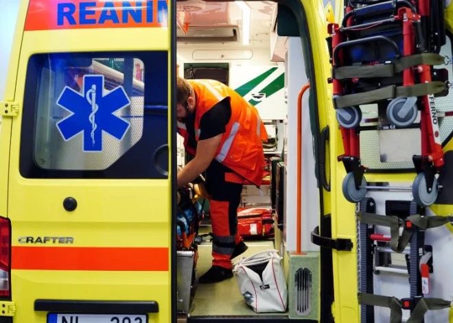 Aculiecinieki ziņo, ka Ikšķilē pie pārbrauktuves notriekts velosipēdists – jārēķinās ar lēnāku satiksmi