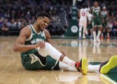 Dažas stundas pēc runām par iespējamo "Bucks" pamešanu Adetokunbo gūst savainojumu