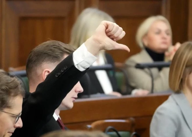 Instruments savējo atbalstam! Saeimā karstas debates – opozīcija prasa atņemt ierēdņiem naudas balvas