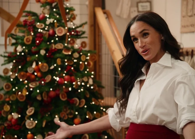 Meganas Mārklas "bezgaršīgais" Ziemassvētku speciālizlaidums saņem iznīcinošu kritiku un 0 zvaigznes no 5