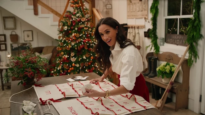 Megana gatavo Adventes kalendārus saviem bērniem Ārčijam un Lilibetai, kuri TV šovā tā arī nebūs redzami.