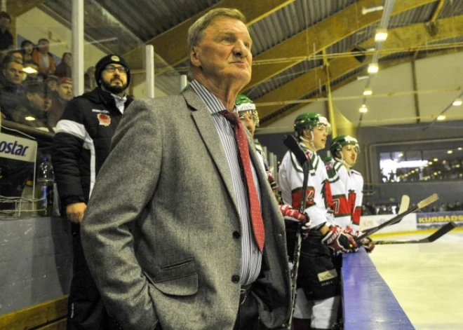 Par izciliem nopelniem jauniešu hokeja attīstībā IIHF balvu saņems treneris Aleksandrs Cicurskis