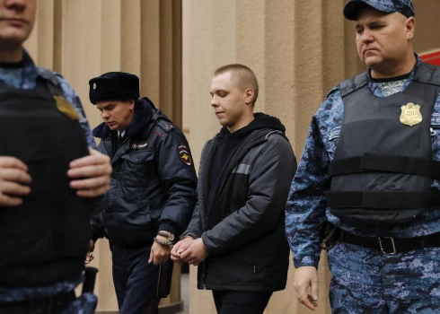 Krievijas tiesa 21 gadus veco studentu atzina par vainīgu valsts nodevībā.